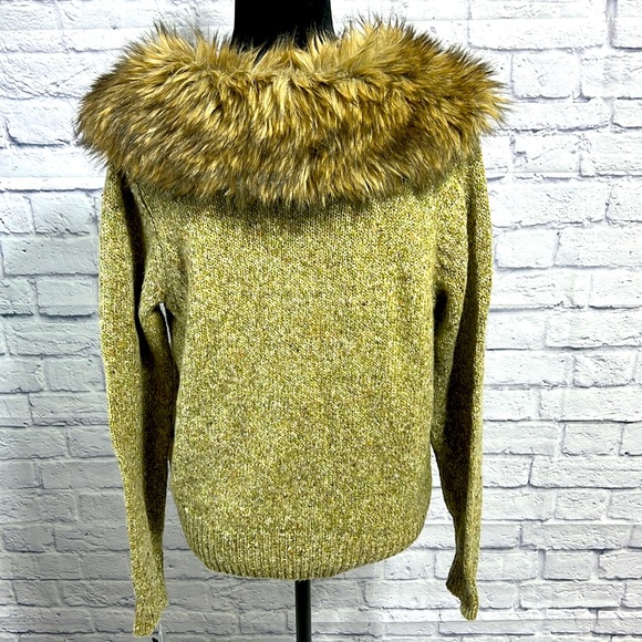 🆕Fever Cardigan w/ Removable Faux Fur Collar - Picture 4 of 16